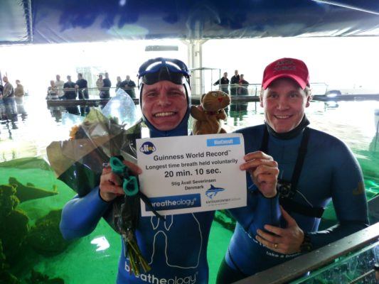 Breath Hold - Stig Severinsen - First Person To Hold Breath Under Water For 20 Minutes